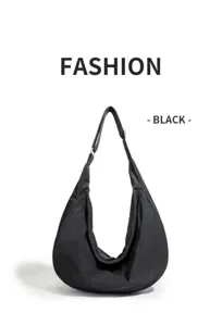 Schwarze wasserdichte Nylon Hobo Schultertasche Detail, leichtes lässiges Umhängetasche Design.