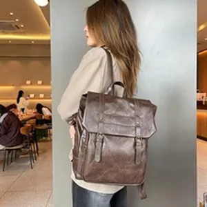 Vintage retro sakidio platis apo PU derma gia gynaikes, omorfi sholiki tsanta casual style.