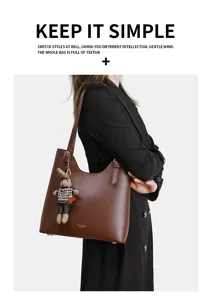 Élégant sac cabas femme grande capacité en cuir PU sac à épaule avec pendentif ours.