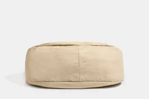 Nylon Beutel Tasche Unterseite Detail, leichte wasserdichte Halbmond Umhängetasche.