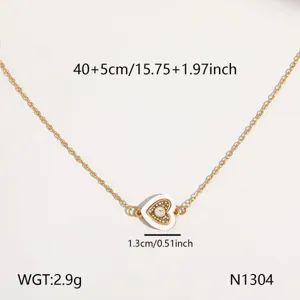 Goldfarbene Titanstahl Herz Halskette mit weißem Emaillestein und Strassanhänger, elegante Damenschmuck.