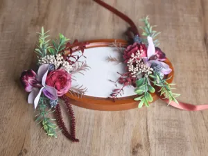 Detailansicht der waldstil retro künstlichen blumen hochzeit corsage zubehör für party.