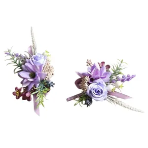 Fleurs artificielles violettes pour mariages, mariés et invités d'événements professionnels.