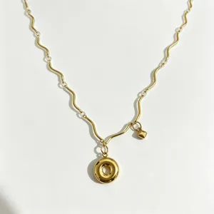Vergoldete Edelstahl Wellenkette Halskette mit geometrischem Donut Anhänger Schmuck