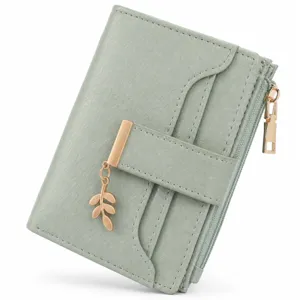 Portafoglio Corto Bifold da Donna in Pelle PU Portacarte Blocco RFID Piccolo Borsellino Con Ciondolo Foglia