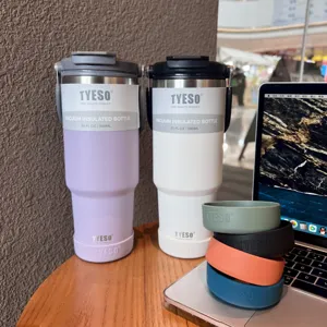 Tyeso 900ml roestvrijstalen vacuüm geïsoleerde beker met siliconen beschermhoes.