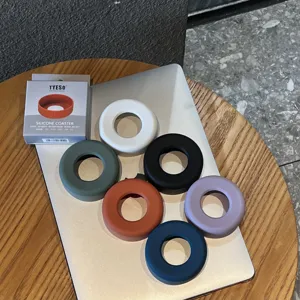 Tyeso siliconen bekerhoes detailweergave met verschillende kleurrijke beschermers.