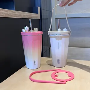 Gobelet isotherme Tyeso en acier inoxydable facetté avec paille et sangle pratique bureau.