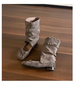 Graue Vintage Waschung Split Toe Ballerina Stiefel mit abnehmbarem Schaft und Schleife.