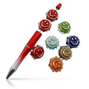 Elegante Smiley Harzperlen Mit Goldrelief Runde 3D Anhänger Für DIY Perlenstift Rucksack Anhänger Dekoration Schlüsselanhänger Schmuckherstellung Perlen Zubehör