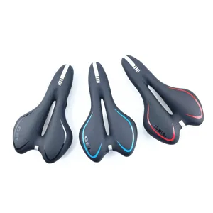 Détail de selle de vélo en gel confortable, design creux ergonomique pour le VTT.