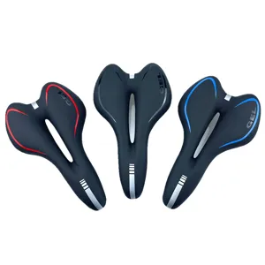 Vue détaillée de selles de vélo en gel ergonomiques avec découpe confortable et couleurs.