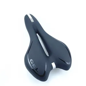 Selle de vélo noire ergonomique avec rembourrage en gel et découpe respirante pour VTT.