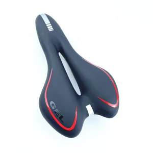 Détails en gros plan de la selle de vélo confortable avec rembourrage en gel ergonomique.