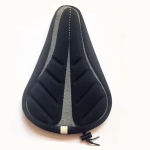 Housse de selle de vélo noire détail avec filet respirant et cordon de serrage