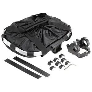 Vista detallada de accesorios para cesta de bicicleta plegable, soporte y fijaciones.