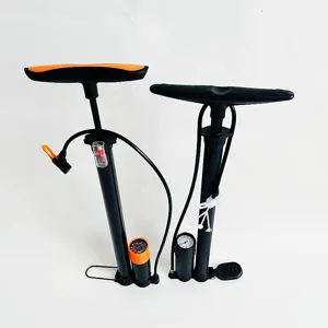 Fahrradstandpumpe Hochdruck Fahrradpumpe mit Manometer und praktischen Düsenaufsätzen.