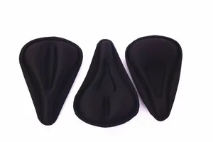 Détail de housse de selle de vélo en silicone noir, coussin de cyclisme souple pour vtt.