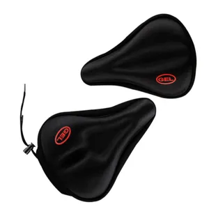 Vue détaillée des housses de selle de vélo noires en gel, design de coussin souple pour cyclisme.