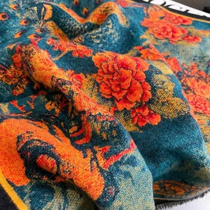 Sciarpa vintage pavone floreale jacquard calda inverno elegante dettaglio vista