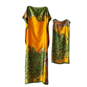 Summer new Chinese style peacock print long robe and headscarf set for summer vacation wear.