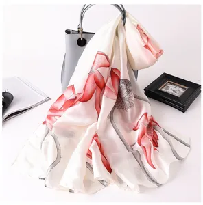 Elegante pañuelo de seda con estampado de loto artístico, chal de verano para mujer chic.