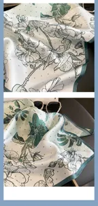 Piccolo foulard elegante in vera seta di gelso con stampa floreale verde per donne.