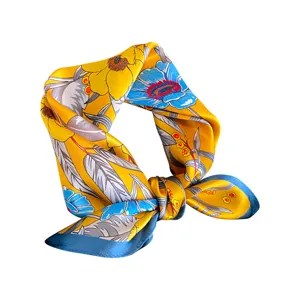 Piccolo foulard in seta di gelso elegante sciarpa floreale da donna primavera autunno