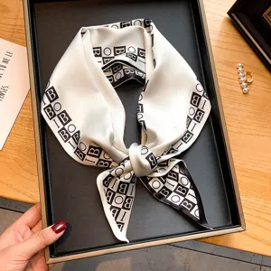 Foulard en soie noir et blanc femme élégant impression lettre géométrique carré
