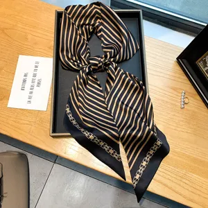 Elegantes schwarz-gold gestreiftes Seidentuch, vielseitiges Halstuch und modisches Taschenband.
