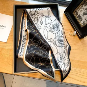 Chic foulard twilly a imprimé floral noir et blanc, élégant ruban de sac pour les femmes.