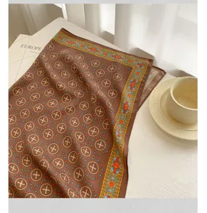 Sciarpa quadrata in cotone e lino marrone, motivo geometrico vintage per donna elegante.