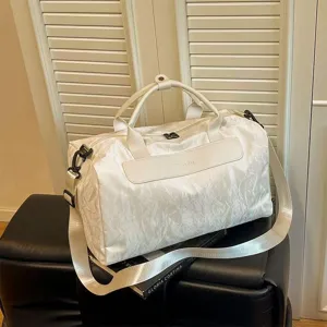 Large capacity travel duffel bag, lightweight waterproof fitness gym bag with strap.