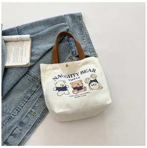 Canvas tote bag for women, cute bear print casual handbag, portable lunch bag for daily use.