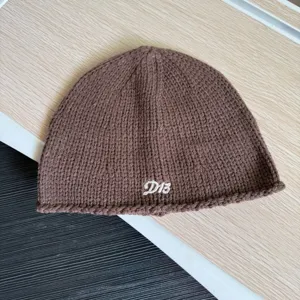 Koreanische Mode bestickte Buchstaben Strickmütze für Damen Herbst Winter warme Freizeitmütze