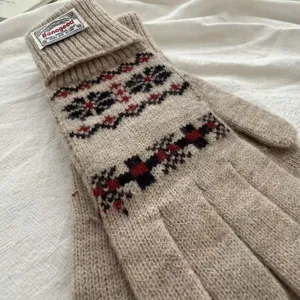 Hiver vintage flocon de neige laine gants tactiles tricotés vue de détail et chaleur.