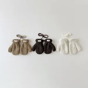 Moufles tricotées d'hiver chaudes pour enfants avec lanière, gants doux en peluche.