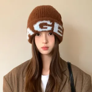 Bonnet en tricot peluche marron pour femme, bonnet d'hiver chaud en laine avec motif lettres