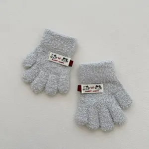 Gants d'hiver pour enfants en polaire corail avec patch chat, tricot cinq doigts.
