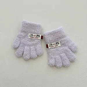 Gants tricotés à cinq doigts en polaire corail pour enfants, joli patch chat gants d'hiver.
