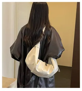 Koreaanse stijl minimalistische schouderdumplingtas, zacht leer grote capaciteit casual tas.