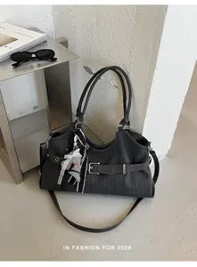 Stijlvolle pinstripe shopper voor dames, grote capaciteit schouder- en crossbodytas detailweergave.
