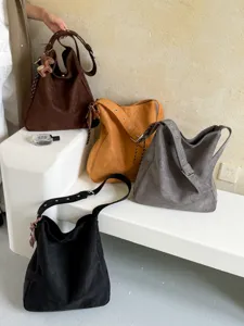 Casual faux-suède grote schoudertas voor dames, stijlvolle onderarm tas voor dagelijks gebruik.