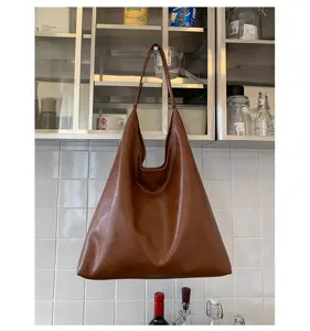 Bruine PU leer slouchy schoudertas voor vrouwen, grote casual tote bag en hobo handtas.