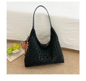Schwarze Leo Print Schultertasche Damen große Kapazität Unterarm Tasche lässige Alltagstasche