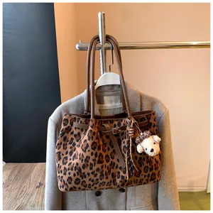 Vintage luipaard print suède shopper tas voor dames, grote schoudertas handtas chic.