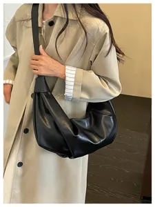 Chique minimalistische zwarte schoudertas, zachte slouchy tas voor dames dagelijks gebruik.