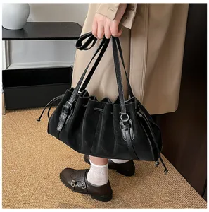 Vintage schwarze geraffte Kordelzug-Tragetasche für Damen, stilvolle Schultertasche Alltag.