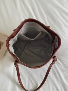Bruine oliewaslederen tote tas voor dames, grote capaciteit casual schoudertas en handtas.