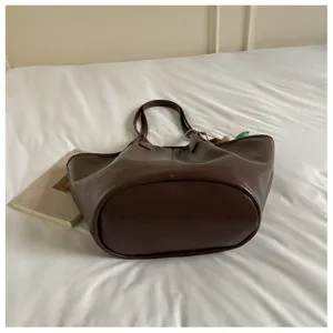 Casual retro bruine lederen grote capaciteit tote tas, stijlvolle schoudertas voor dames.